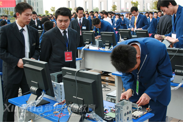 �»�У԰�����Ļ��ڼ������װ���Դ����ֳ�