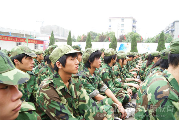 �ö������������ж�ʵ��