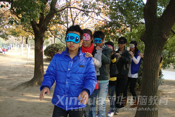 野外拓展交流活动现场